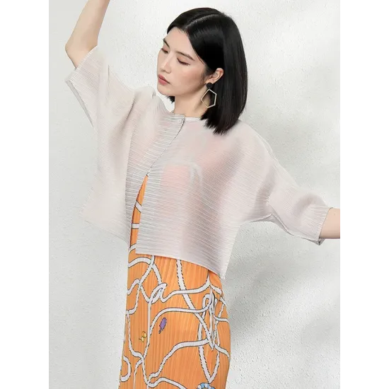 Casual Loose Half Sleeves Pleated Solid Color Outerwear Casual Loose Half Sleeves Pleated Solid Color Outerwear