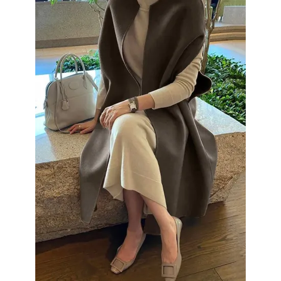 Simple Sleeveless Solid Color Round-Neck Cape Outerwear Simple Sleeveless Solid Color Round-Neck Cape Outerwear