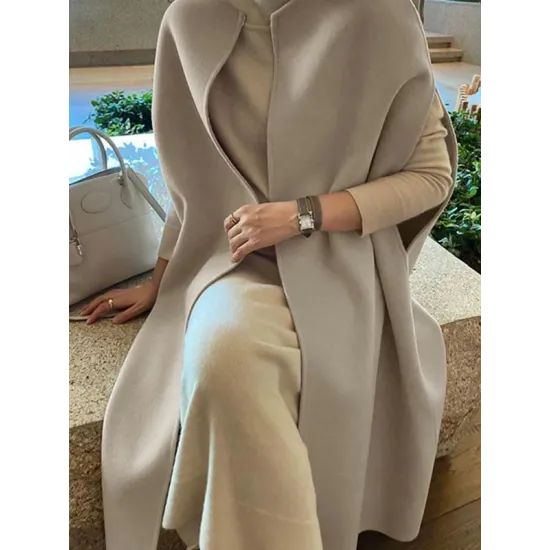 Simple Sleeveless Solid Color Round-Neck Cape Outerwear Simple Sleeveless Solid Color Round-Neck Cape Outerwear