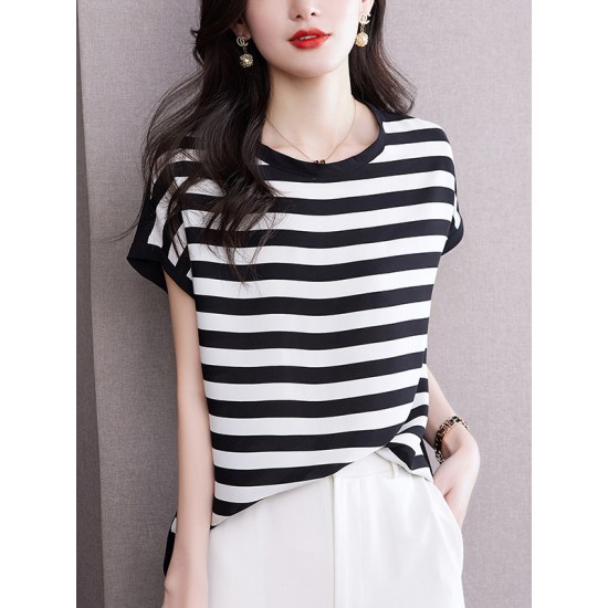 Contrast Color Striped Loose Plus Size Round-Neck T-Shirts Contrast Color Striped Loose Plus Size Round-Neck T-Shirts