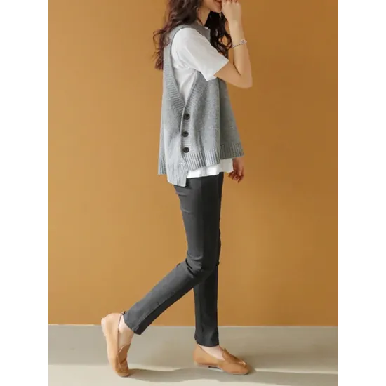 Simple Sleeveless Loose Buttoned Solid Color Round-Neck Sweater Vest Outerwear Simple Sleeveless Loose Buttoned Solid Color Round-Neck Sweater Vest Outerwear
