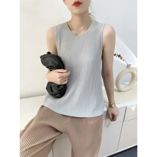 Casual Sleeveless Pleated Solid Color Round-Neck Vest Top Casual Sleeveless Pleated Solid Color Round-Neck Vest Top