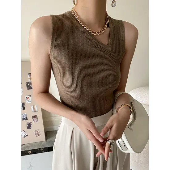 Asymmetric Solid Color Sleeveless V-Neck Vest Top Asymmetric Solid Color Sleeveless V-Neck Vest Top