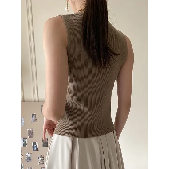 Asymmetric Solid Color Sleeveless V-Neck Vest Top Asymmetric Solid Color Sleeveless V-Neck Vest Top