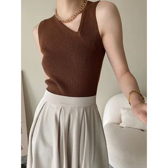 Asymmetric Solid Color Sleeveless V-Neck Vest Top Asymmetric Solid Color Sleeveless V-Neck Vest Top