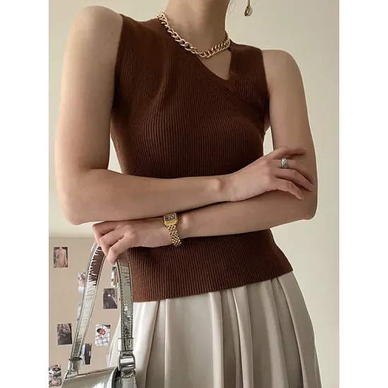 Asymmetric Solid Color Sleeveless V-Neck Vest Top Asymmetric Solid Color Sleeveless V-Neck Vest Top
