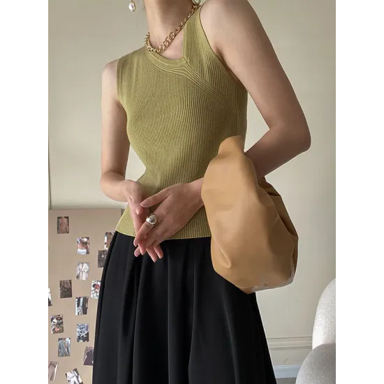Asymmetric Solid Color Sleeveless V-Neck Vest Top Asymmetric Solid Color Sleeveless V-Neck Vest Top