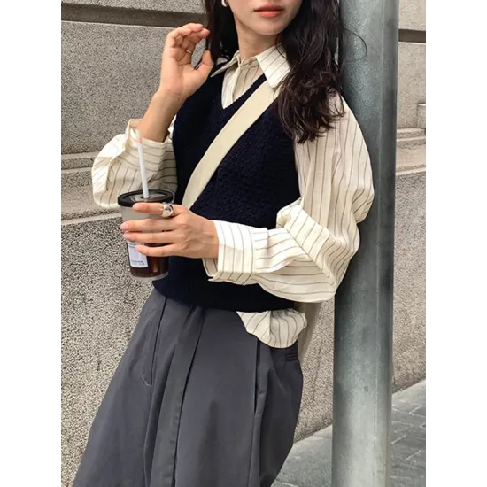 Solid Color Loose Sleeveless V-Neck Vest Top Solid Color Loose Sleeveless V-Neck Vest Top